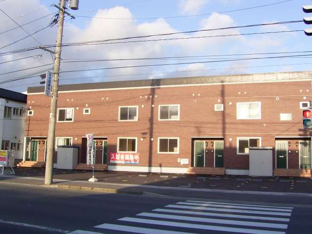アパート 青森市松森2丁目 グランモアM 2LDK