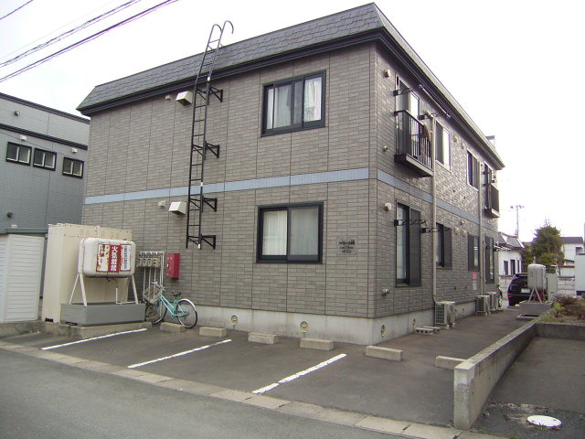 アパート 青森市桂木3丁目 ハイセレール秋桜 1LDK