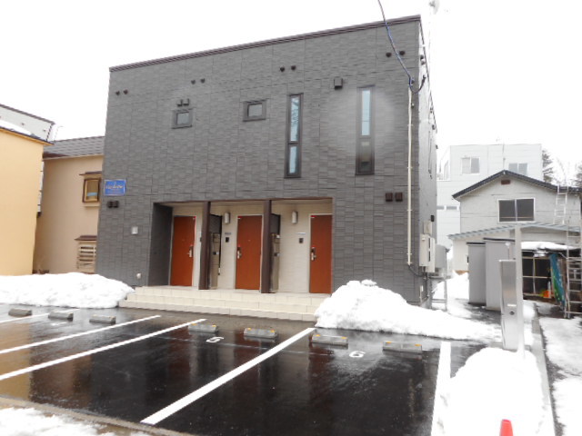 アパート 青森市堤町2丁目 Cachette 2LDK