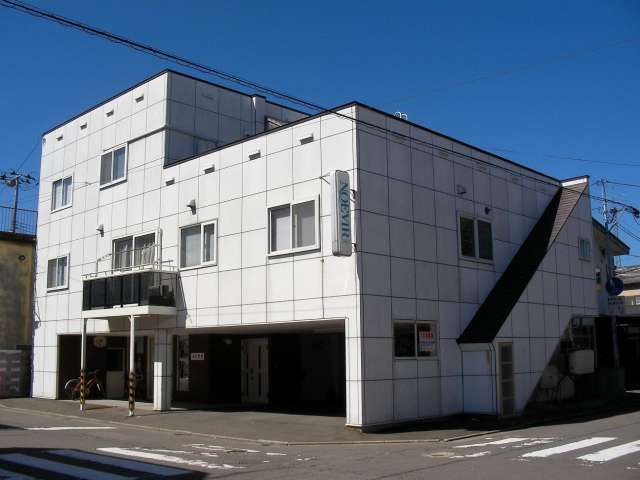 駐車場 青森県 青森市 長島3-10-5 長島3丁目屋根付駐車場 