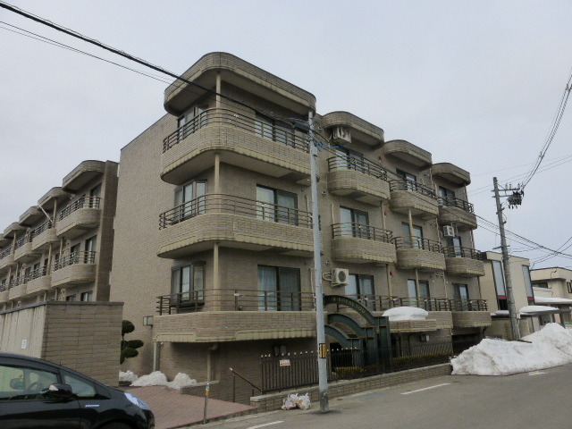 マンション 弘前市富田3丁目12-7 ロワイヤルユウ弘前富田 1LDK