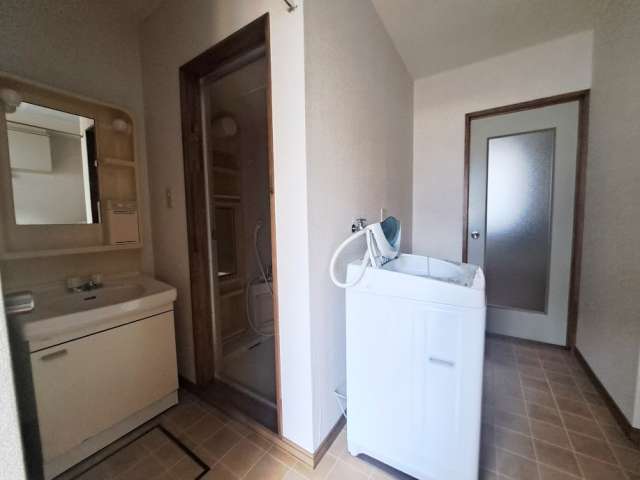 apartment 秋田県 秋田市 広面字谷地田